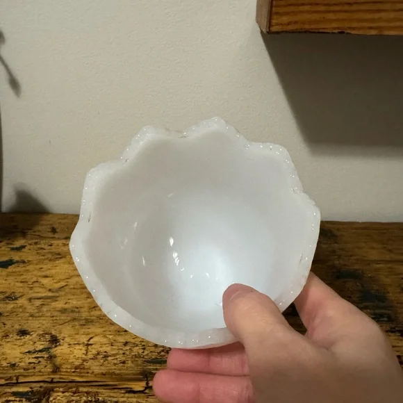 Elegant Milk Glass Pedestal Vase - Picture 3 of 7